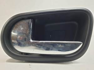 MANETA INTERIOR DELANTERA IZQUIERDA E4B5A22601AEW FORD KA+ Autodesguaces Alicante