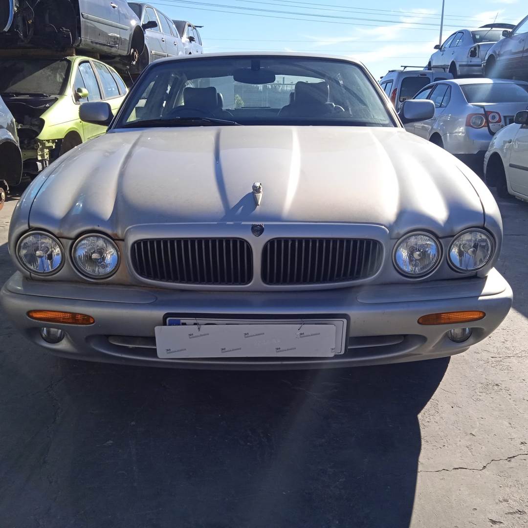 JAGUAR XJ (1997 - 2002)