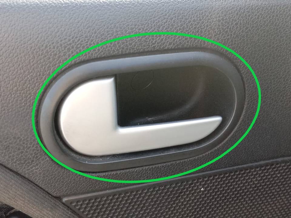 MANETA INTERIOR DELANTERA IZQUIERDA