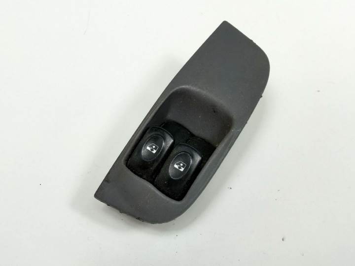 MANDO ELEVALUNAS DELANTERO IZQUIERDO 7700429069 RENAULT MEGANE I FASE 2 BERLINA (BA0) Autodesguaces Alicante