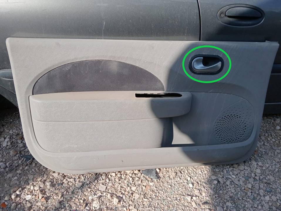 MANETA INTERIOR DELANTERA IZQUIERDA