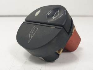 MANDO ELEVALUNAS DELANTERO DERECHO 42936 FORD FIESTA (CBK) Autodesguaces Alicante