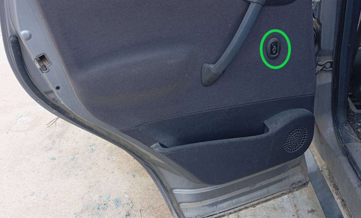 MANDO ELEVALUNAS TRASERO IZQUIERDO