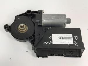MOTOR ELEVALUNAS DELANTERO DERECHO 0130821765 PORSCHE CAYENNE (TYP 9PA) Autodesguaces Alicante