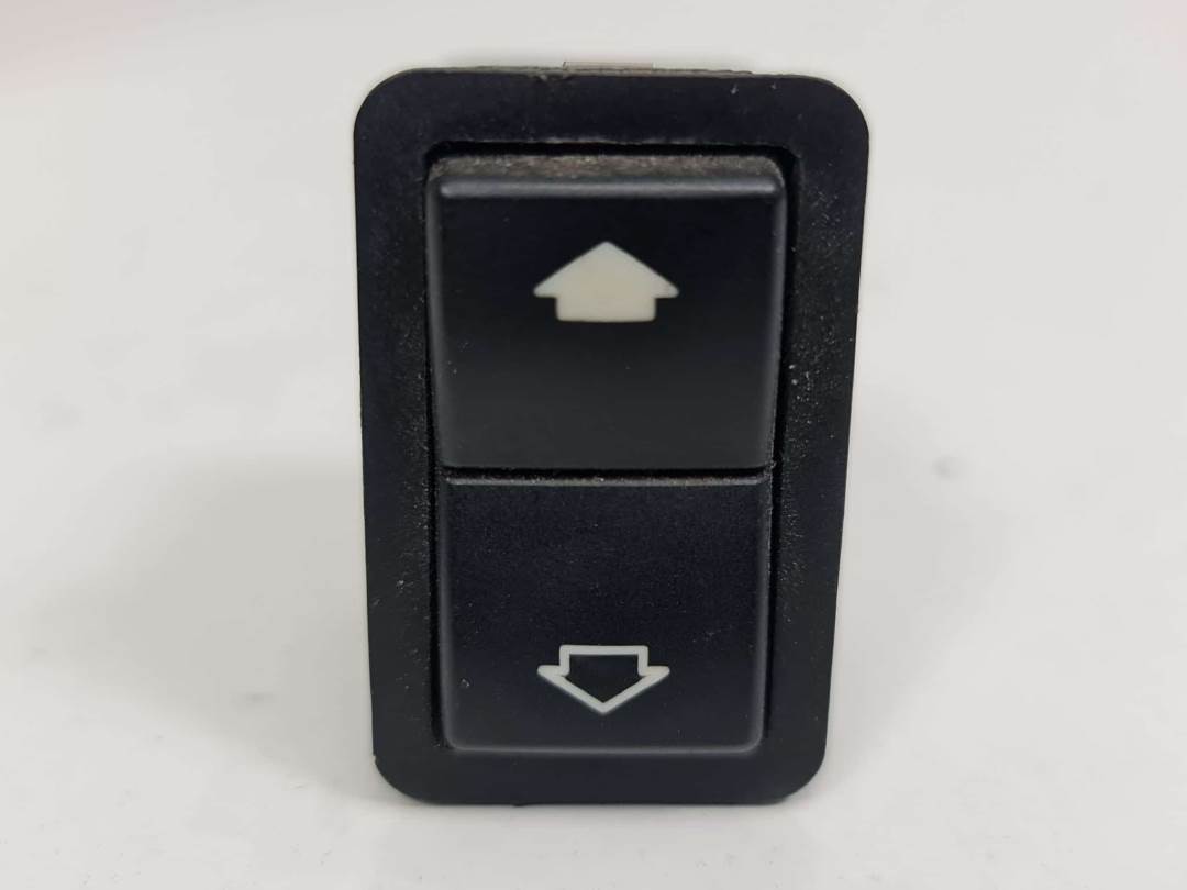 MANDO ELEVALUNAS TRASERO DERECHO - 8368974 - BMW - SERIE 5 BERLINA (E39)