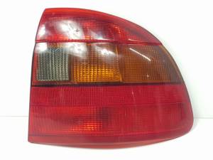 PILOTO TRASERO DERECHO OPEL ASTRA F BERLINA Autodesguaces Alicante