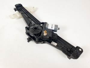 ELEVALUNAS TRASERO DERECHO 9830320480 OPEL GRANDLAND X Autodesguaces Alicante