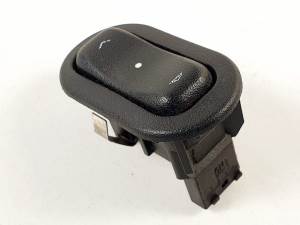 MANDO ELEVALUNAS DELANTERO DERECHO 13363100 OPEL ZAFIRA A Autodesguaces Alicante