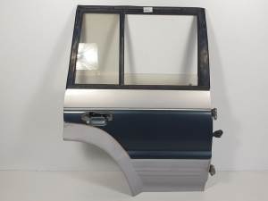 PUERTA TRASERA DERECHA MITSUBISHI MONTERO (V20/V40) Autodesguaces Alicante