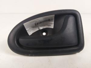 MANETA INTERIOR TRASERA DERECHA 7700423888 RENAULT CLIO II FASE I (B/CBO) Autodesguaces Alicante