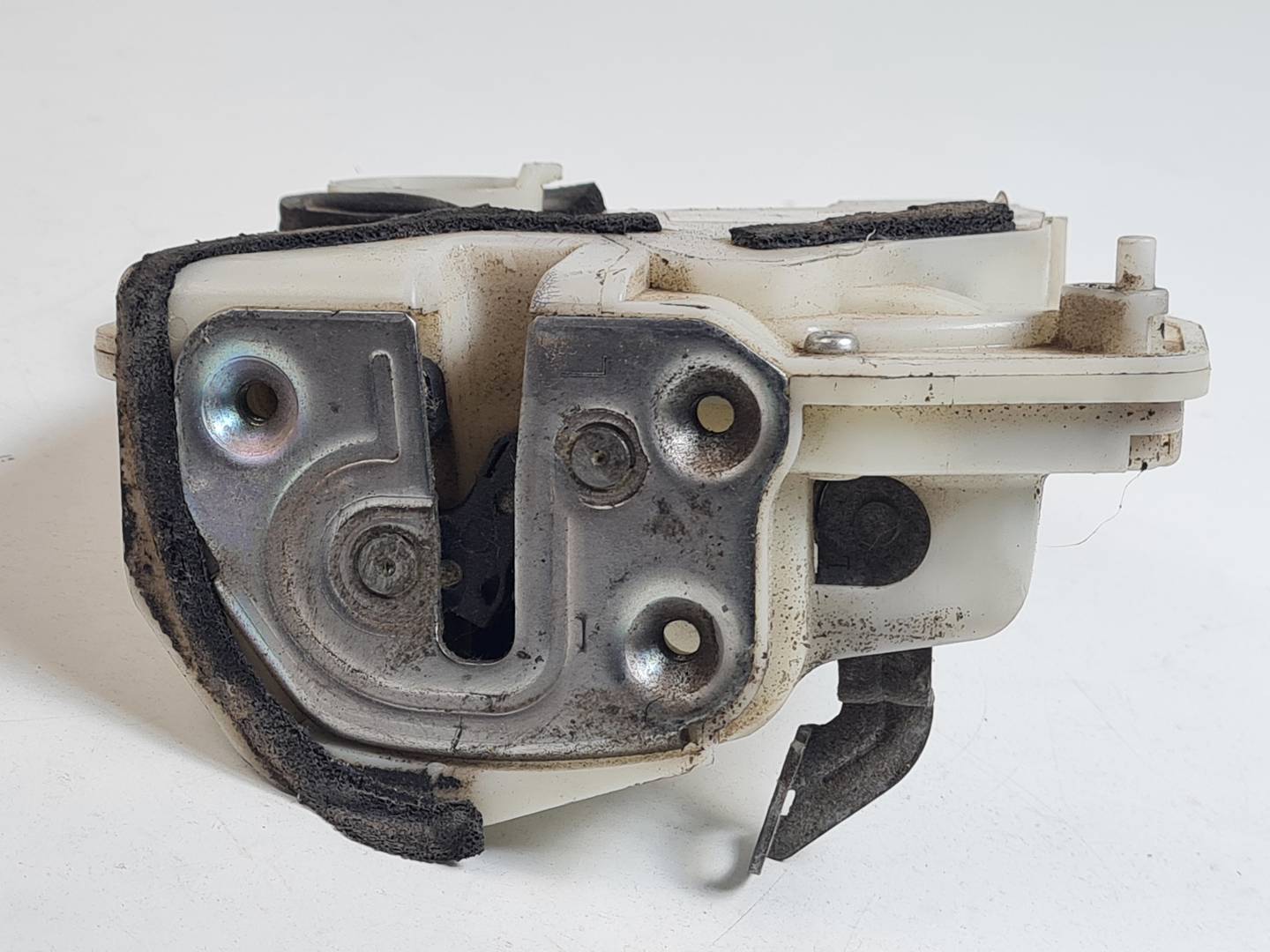 CERRADURA PUERTA TRASERA IZQUIERDA - GS1D73310B - MAZDA - 6 LIM. (GH)