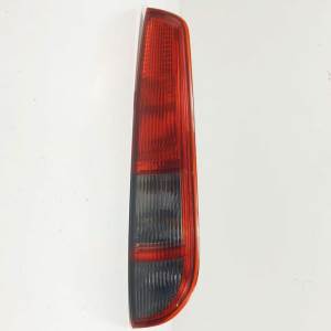 PILOTO TRASERO DERECHO 4M5113N004C FORD FOCUS SPORTBREAK (CAP) Autodesguaces Alicante