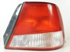 PILOTO TRASERO DERECHO 92402252 HYUNDAI ACCENT (LC) Autodesguaces Alicante
