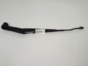 BRAZO LIMPIA DELANTERO DERECHO MITSUBISHI L 200 (KA0/KB0) Autodesguaces Alicante
