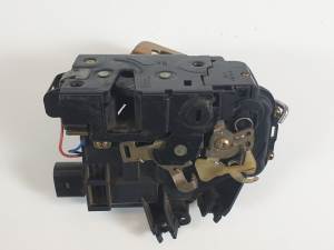 CERRADURA PUERTA TRASERA IZQUIERDA AUDI A6 BERLINA (4B2) Autodesguaces Alicante