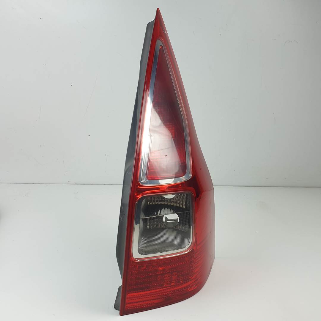 PILOTO TRASERO DERECHO - 8200417351 - RENAULT - MEGANE II FAMILIAR