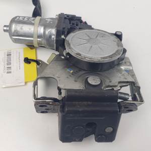 CERRADURA MALETERO / PORTON D6261342C TOYOTA VENZA (AV10) Autodesguaces Alicante