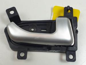 MANETA INTERIOR TRASERA DERECHA 826203U000 KIA SPORTAGE (SL) Autodesguaces Alicante
