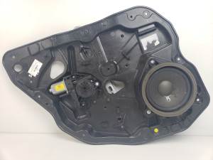 ELEVALUNAS TRASERO IZQUIERDO 966264101 VOLVO V70 FAMILIAR Autodesguaces Alicante