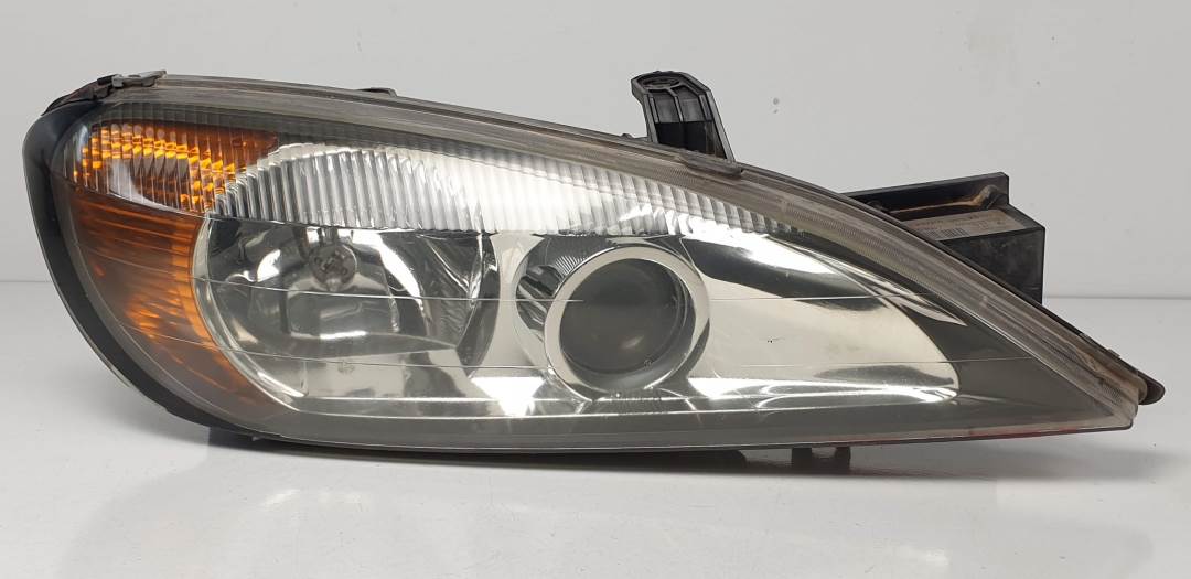 Phare droit - 260109F610 - NISSAN - PRIMERA BERLINA (P11)