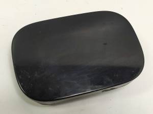 TAPA EXTERIOR COMBUSTIBLE A0005843117 MERCEDES CLASE C (W203) BERLINA Autodesguaces Alicante