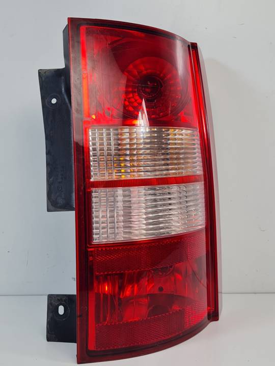 PILOTO TRASERO DERECHO 05113202AA CHRYSLER GRAND VOYAGER Autodesguaces Alicante