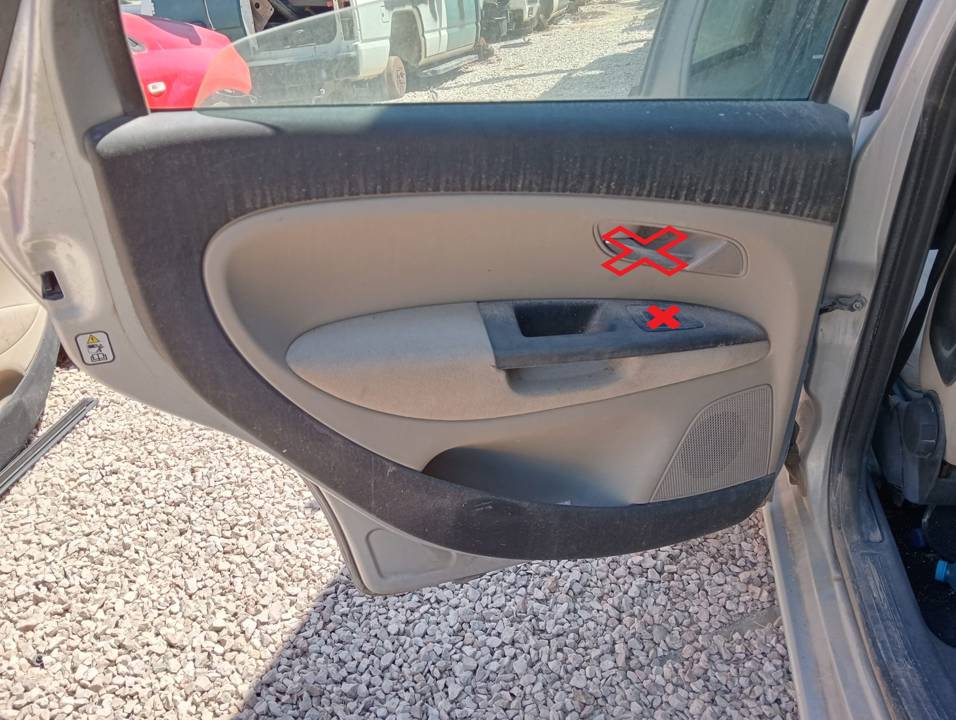 GUARNECIDO PUERTA TRASERA IZQUIERDA