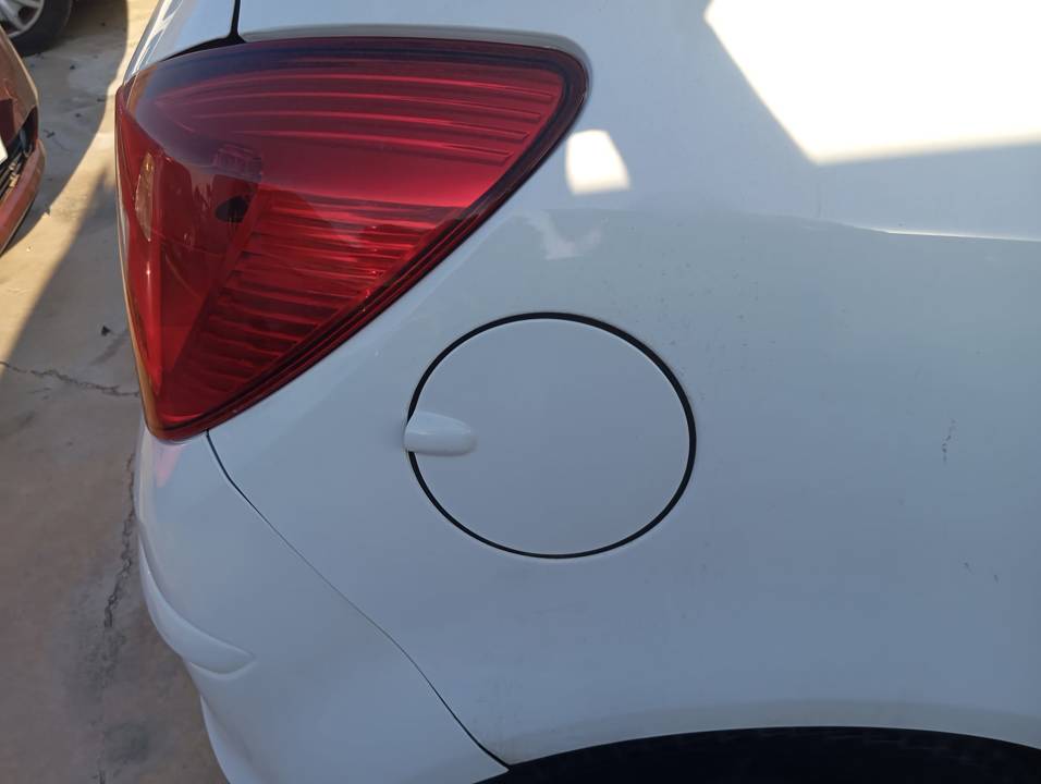 TAPA EXTERIOR COMBUSTIBLE