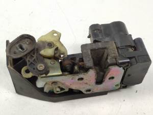 CERRADURA PUERTA TRASERA DERECHA 16828897 ALFA ROMEO 156 SPORTWAGON (116) Autodesguaces Alicante