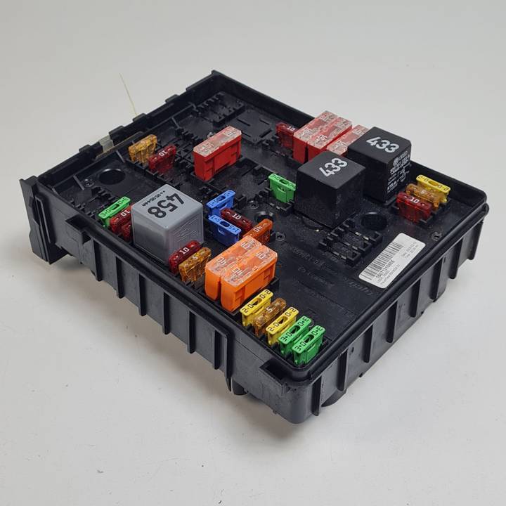 CAJA RELES / FUSIBLES 1K0937124K SKODA OCTAVIA BERLINA (1Z3) Autodesguaces Alicante