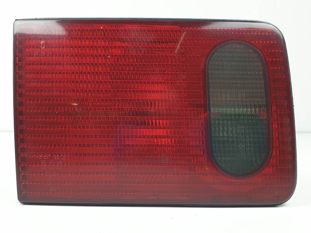 PILOTO TRASERO IZQUIERDO INTERIOR - 4D0945093A - AUDI - A8 (D2)