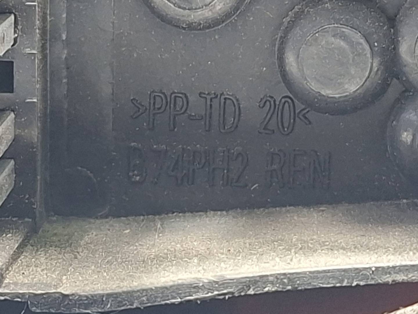 Foto 5 de Piloto Trasero Central Renault Laguna II (bg0) (2001–2007)