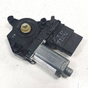 MOTOR ELEVALUNAS TRASERO DERECHO 5K0959704A VOLKSWAGEN TOURAN (1T3) Autodesguaces Alicante