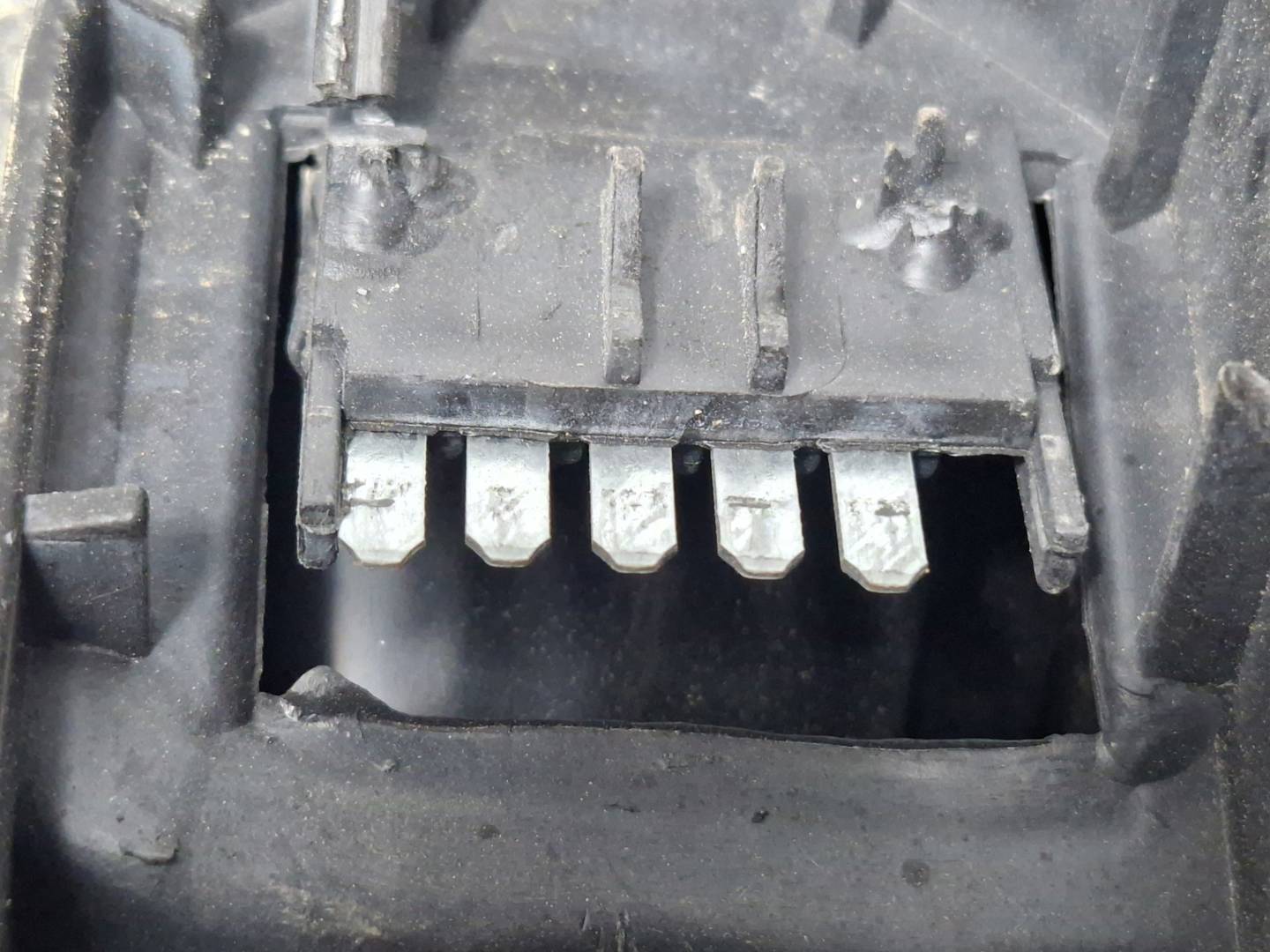 Foto 3 de Piloto Trasero Izquierdo Opel Corsa C (2000–2006)