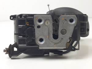 CERRADURA PUERTA DELANTERA DERECHA 805020001RA RENAULT MEGANE III SPORT TOURER Autodesguaces Alicante