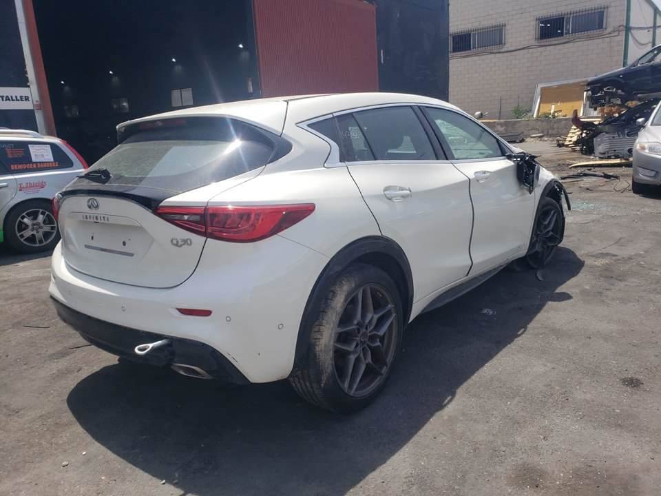 INFINITI Q30 (2015 - ...)