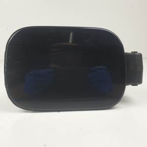 TAPA EXTERIOR COMBUSTIBLE 1K9809857 VOLKSWAGEN GOLF VI VARIANT (AJ5) Autodesguaces Alicante