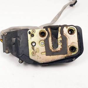 CERRADURA PUERTA DELANTERA DERECHA KIA CARENS (FJ) Autodesguaces Alicante