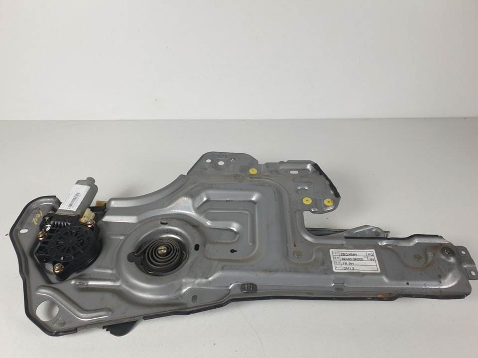 ELEVALUNAS DELANTERO DERECHO - 824803A000 - HYUNDAI - TRAJET (FO)