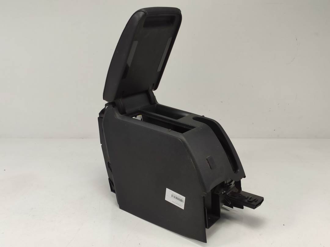 APOYABRAZOS CENTRAL - 1K5864251C - VOLKSWAGEN - SCIROCCO (138)