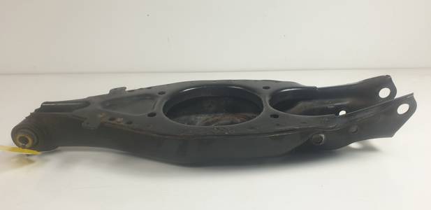 BRAZO SUSPENSION INFERIOR TRASERO IZQUIERDO SSANGYONG RODIUS Autodesguaces Alicante