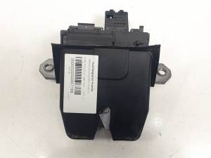 CERRADURA MALETERO / PORTON 8M51R442A66CB FORD FOCUS LIM. (CB4) Autodesguaces Alicante