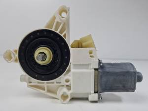 MOTOR ELEVALUNAS DELANTERO DERECHO A2518200842 MERCEDES CLASE M (W164) Autodesguaces Alicante