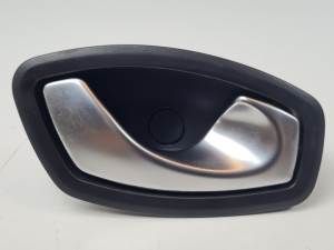 MANETA INTERIOR DELANTERA DERECHA 826720001R RENAULT SCENIC III (JZ) Autodesguaces Alicante