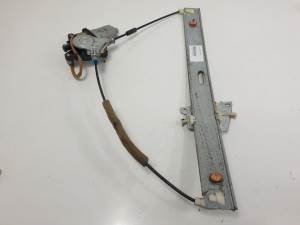 ELEVALUNAS DELANTERO DERECHO 8621003883 MAZDA PREMACY (CP) Autodesguaces Alicante