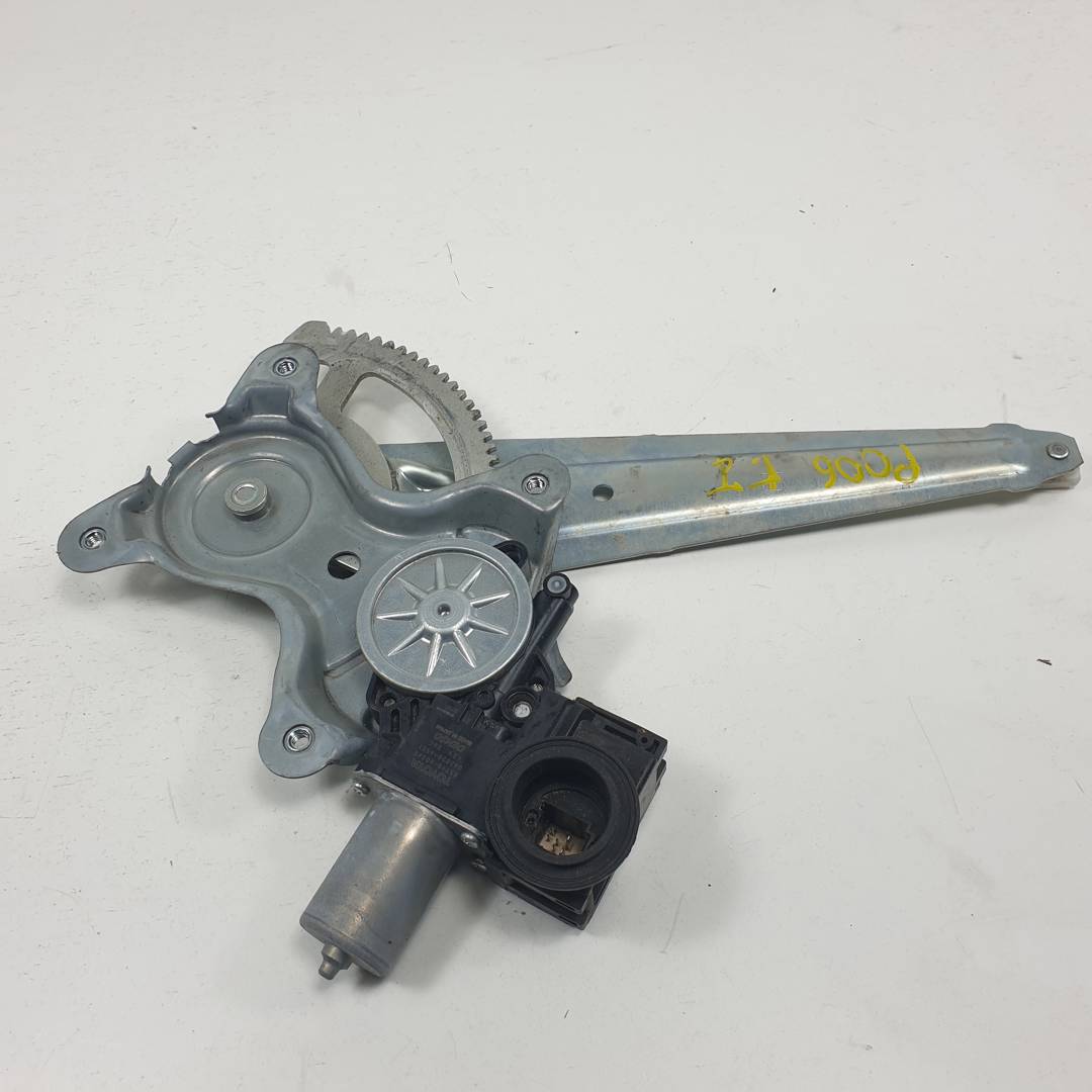 ELEVALUNAS TRASERO IZQUIERDO - 8571060340 - TOYOTA - LAND CRUISER (J15)