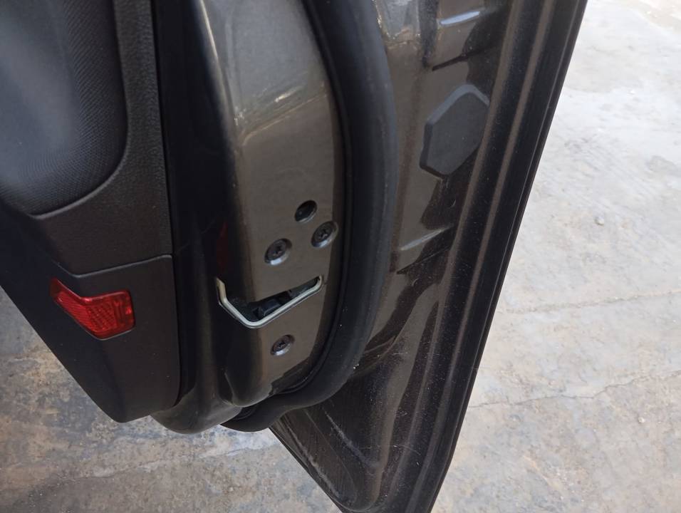 CERRADURA PUERTA DELANTERA DERECHA