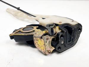 CERRADURA PUERTA TRASERA DERECHA KIA OPIRUS Autodesguaces Alicante