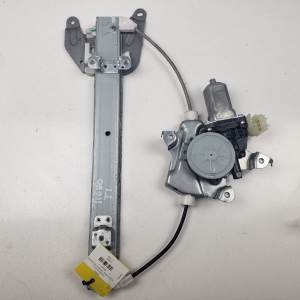 ELEVALUNAS TRASERO IZQUIERDO 82731JG00A NISSAN X-TRAIL (T31) Autodesguaces Alicante