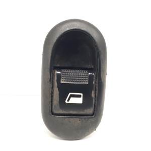 MANDO ELEVALUNAS DELANTERO DERECHO 96605364XT CITROEN C2 Autodesguaces Alicante